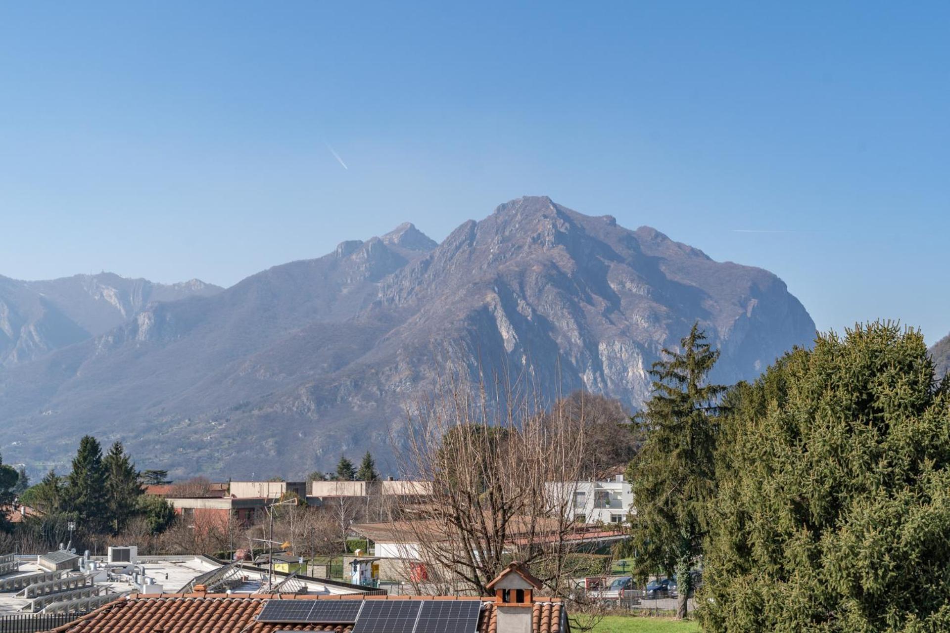 Spacious Apartment With Panoramic Views In Lecco Exteriér fotografie