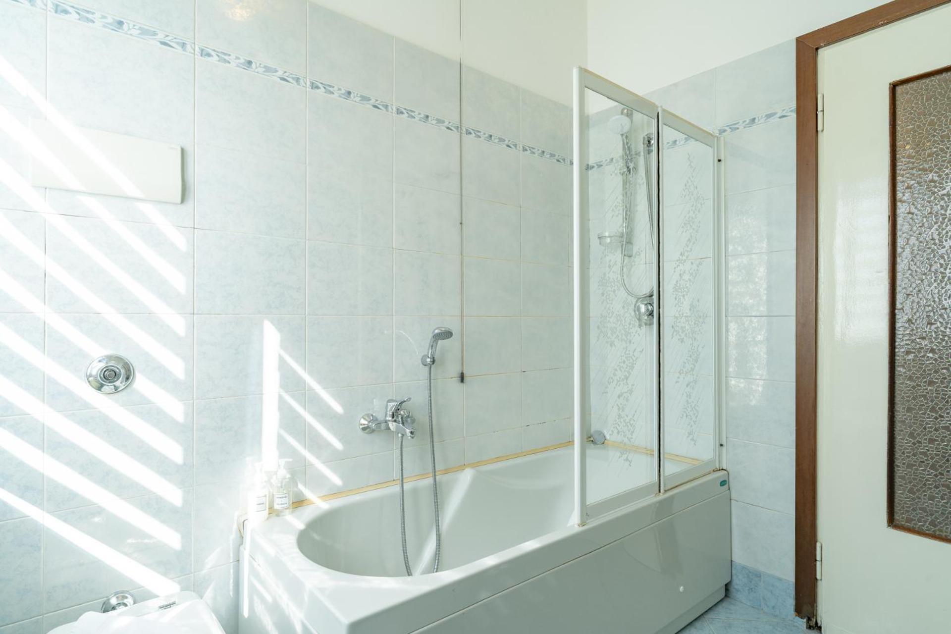 Spacious Apartment With Panoramic Views In Lecco Exteriér fotografie